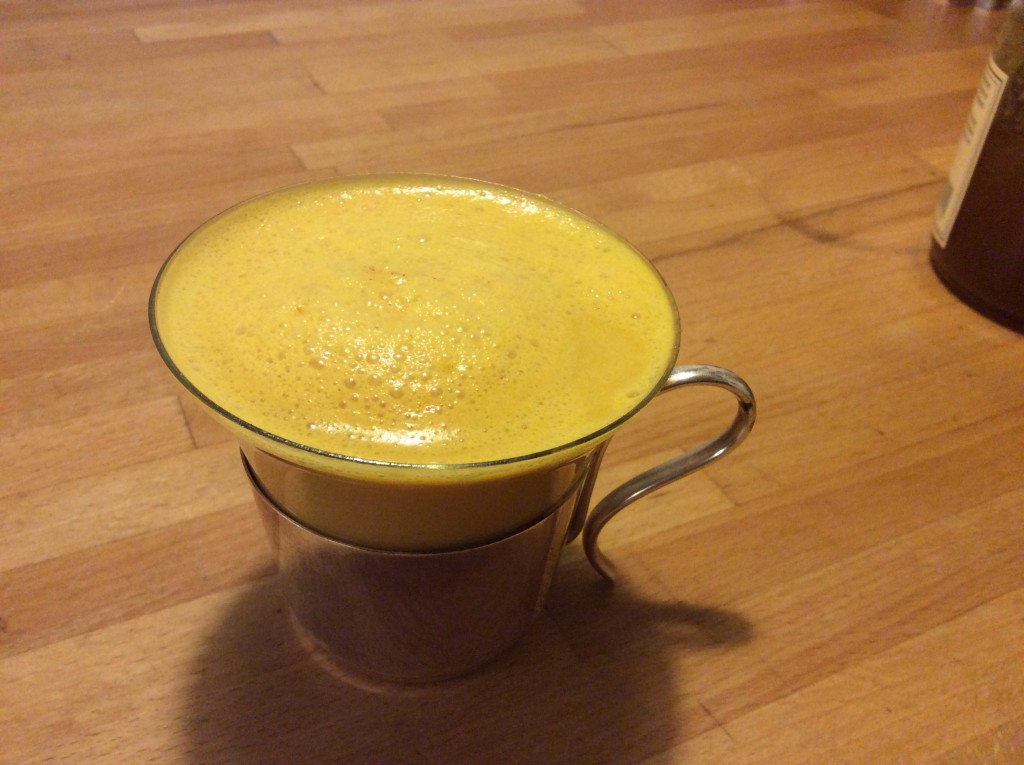 Curcuma-Latte, gesund und vorbeugend gegen Krebs